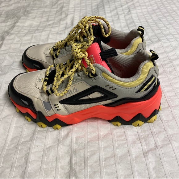 Fila Sneakers - Picture 1 of 3